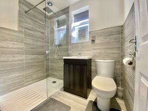 Shower Room/WC- click for photo gallery